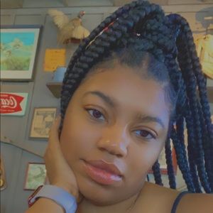 Meet your Posher, Dyeisha